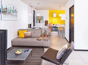 Save, pretty apt. W/playground, in Monterrey’s Center, 3 room, 1KSB, 2 SB, 2BTH. By Mty Living. S2 702