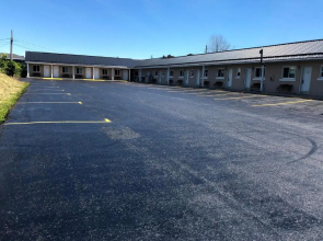 Perth Plaza Inn & Suites