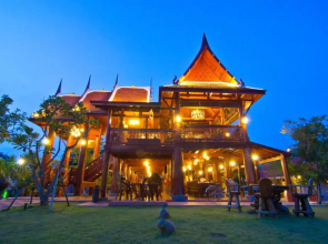 Bueng Bua Thong Resort