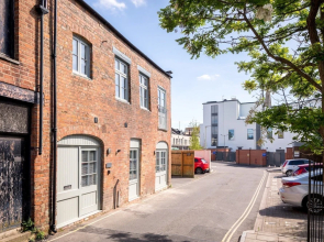 Oxford Passage Coach House