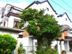 Florabells Iraya Guest House