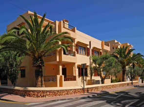 Ses Casas De Cala Ferrera