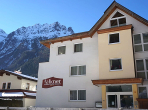 Falkner L Ngenfeld in L Ngenfeld