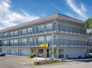Super 8 by Wyndham Florence