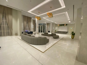 Luxury condo with beautiful views, beach and pools
