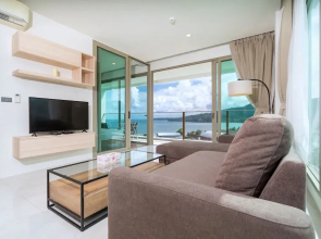 Sea View 2BR Apartment C73 in Oceana