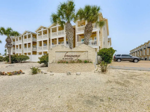 Corpus Christi Condo W/ Community Pool, Near Beach