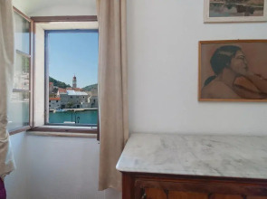 Beautiful Apartment in Pucisca With 1 Bedrooms and Wifi