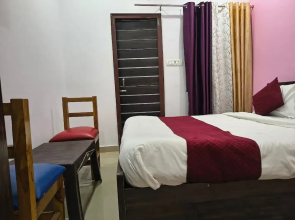 Hotel Trimurti Inn