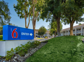 Motel 6 Thousand Oaks, CA