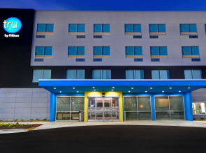 Tru by Hilton West Memphis, AR