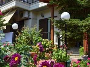 Manos Kritikakis Apartments