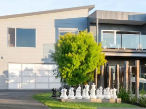 Stanford Luxury Pool Sauna Spa Tennis Court