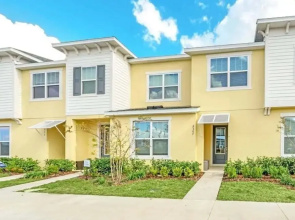 5 Bed 4.5 Bath Townhouse W/ Pool Solara 2307dist 5 Bedroom Townhouse