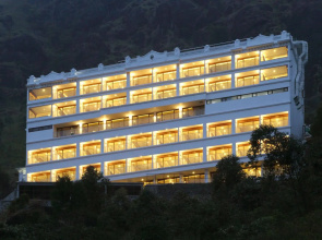 Plum Judy - The Leisure Hotel