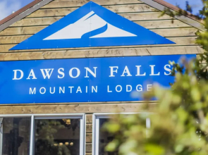 Dawson Falls Mountain Lodge