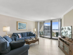 South Seas 3, 1607 Marco Island Vacation Rental 2 Bedroom Condo by Redawning