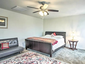 Sunlit Tucson Escape w/ Patio ~ 10 Mi to Dwtn!