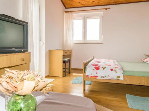 Apartments Pahljina 2885