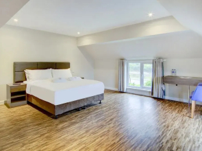 Gissons Hotel by OYO Rooms