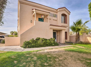 Lake Havasu Condo w/ Community Pool & Hot Tub