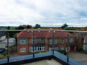 Livestay-1bed Apt With Private Balcony Heathrow