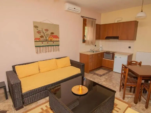 Ξενώνας Μενελαΐς - Menelais Apartments