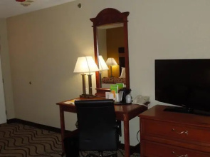 La Quinta Inn by Wyndham Sandusky near Cedar Point
