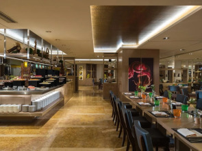 Renaissance Hong Kong Harbour View Hotel