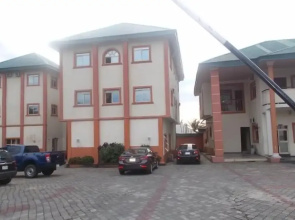 Franphinas Suites and Hotel