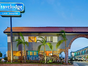 Travelodge by Wyndham LAX