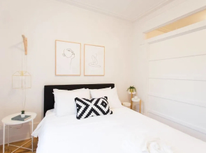 Charming Montreal 3 bdr Apartment Next to Subway