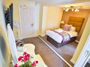 The George Hotel