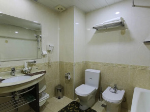 Отель Zargaron Plaza