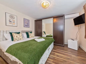 Large 5BR Home in Bedford Ideal for big Groups
