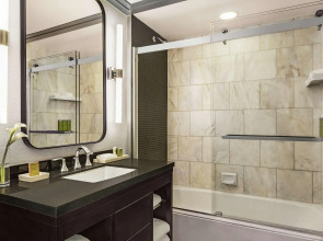 Hilton Checkers Los Angeles