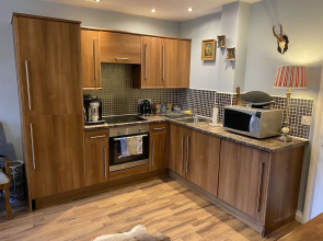 Studio - Sleeps 2 - Pets - Terrace - Parking
