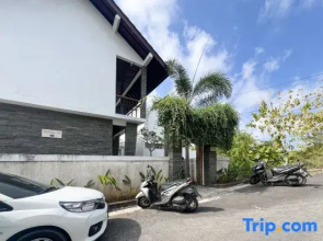 Kanha Homestay near Pantai Pandawa RedPartner