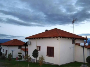 Karyon Apartments