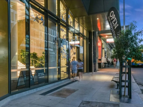 Stunning Urban Apartment In The CBD
