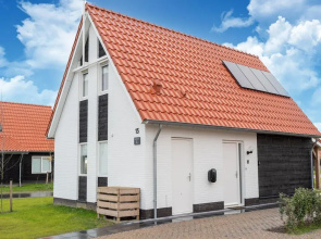 Cozy Retreat With Parking