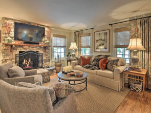 2 Living Areas + Fireplace: Mirror Lake Cottage!