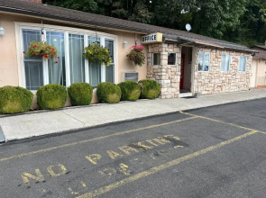 Riverside Motel