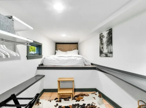Montlake Studio in Spite House