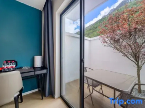 Cloud View Hotel