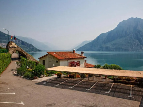 Studio Zu - Lakeside Apartment