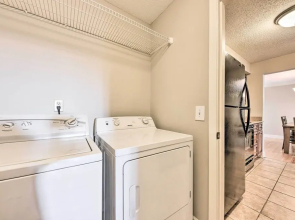 St Simons Island Condo Getaway: 2 Mi to Beach