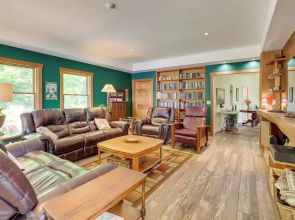 'lockes Glen' - Lakefront Geneva Getaway w/ Dock!