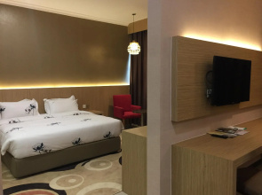 Hotel Holmes Gelang Patah