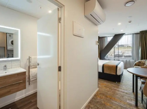 LQ Queenstown by Wyndham